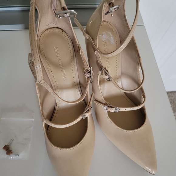 Heels - Picture 4 of 4